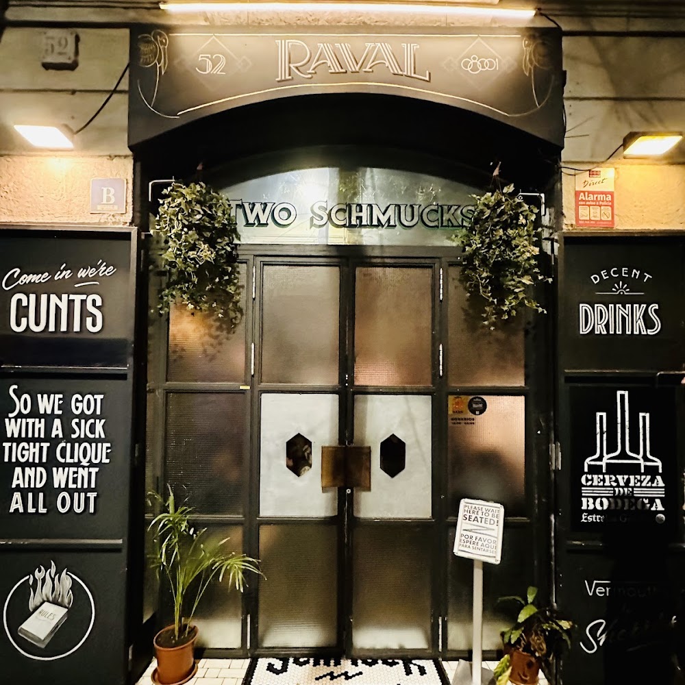 Two Schmucks in Born — bar in Barcelona