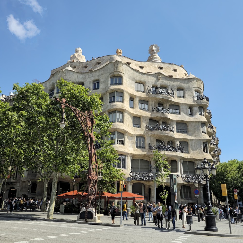 Barcelona travel itinerary highlight — popular destination 5