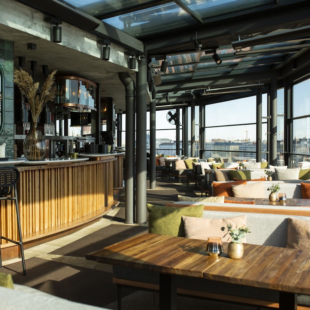 Leo Rooftop in District V - Downtown — bar in Budapest
