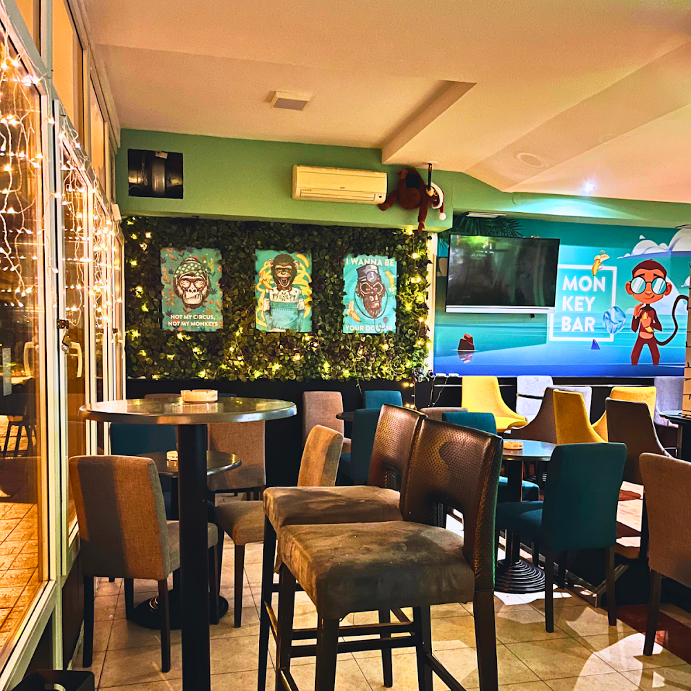 Monkey Cafe Bar in Varoš — cafe in Croatia