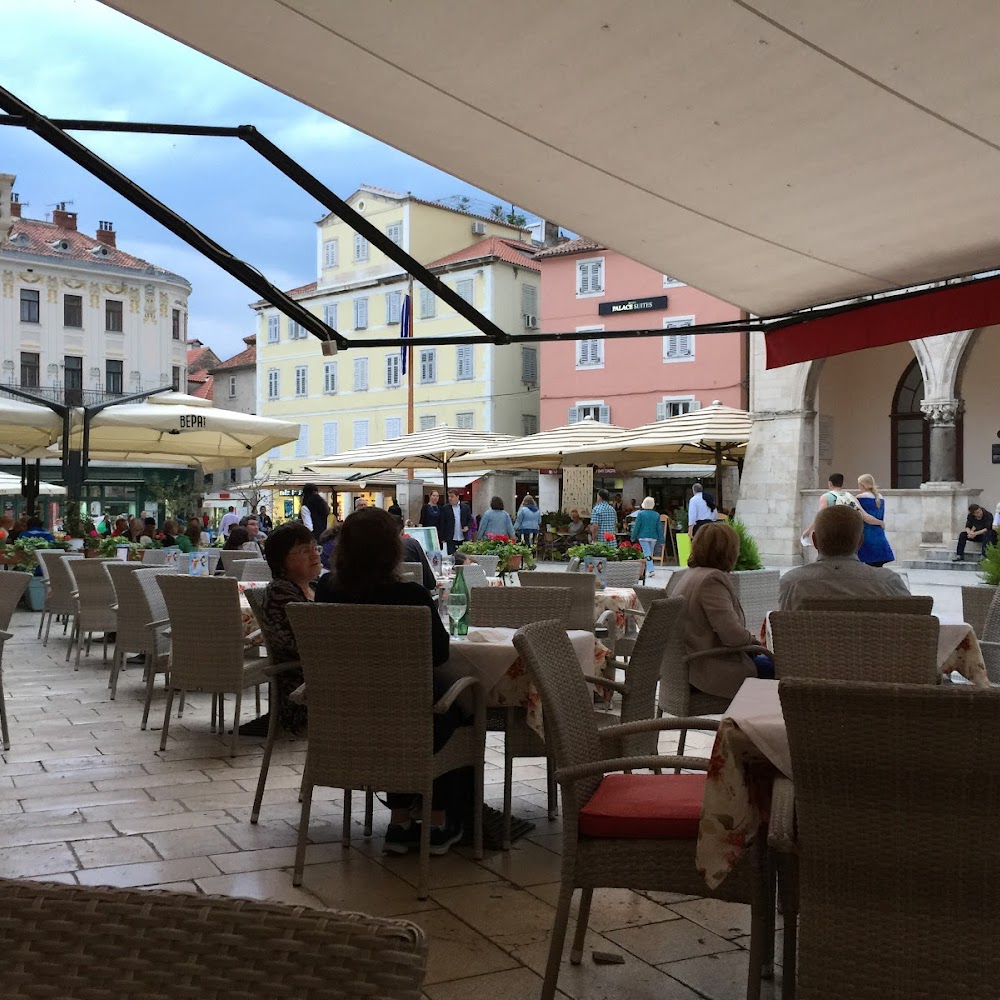 Gradska Kavana in Diocletian's Palace — cafe in Croatia