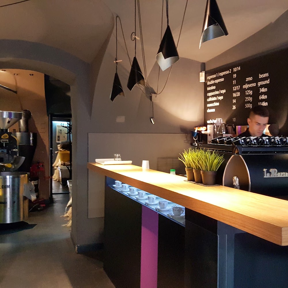 Café de Moda in Donji Grad — cafe in Croatia