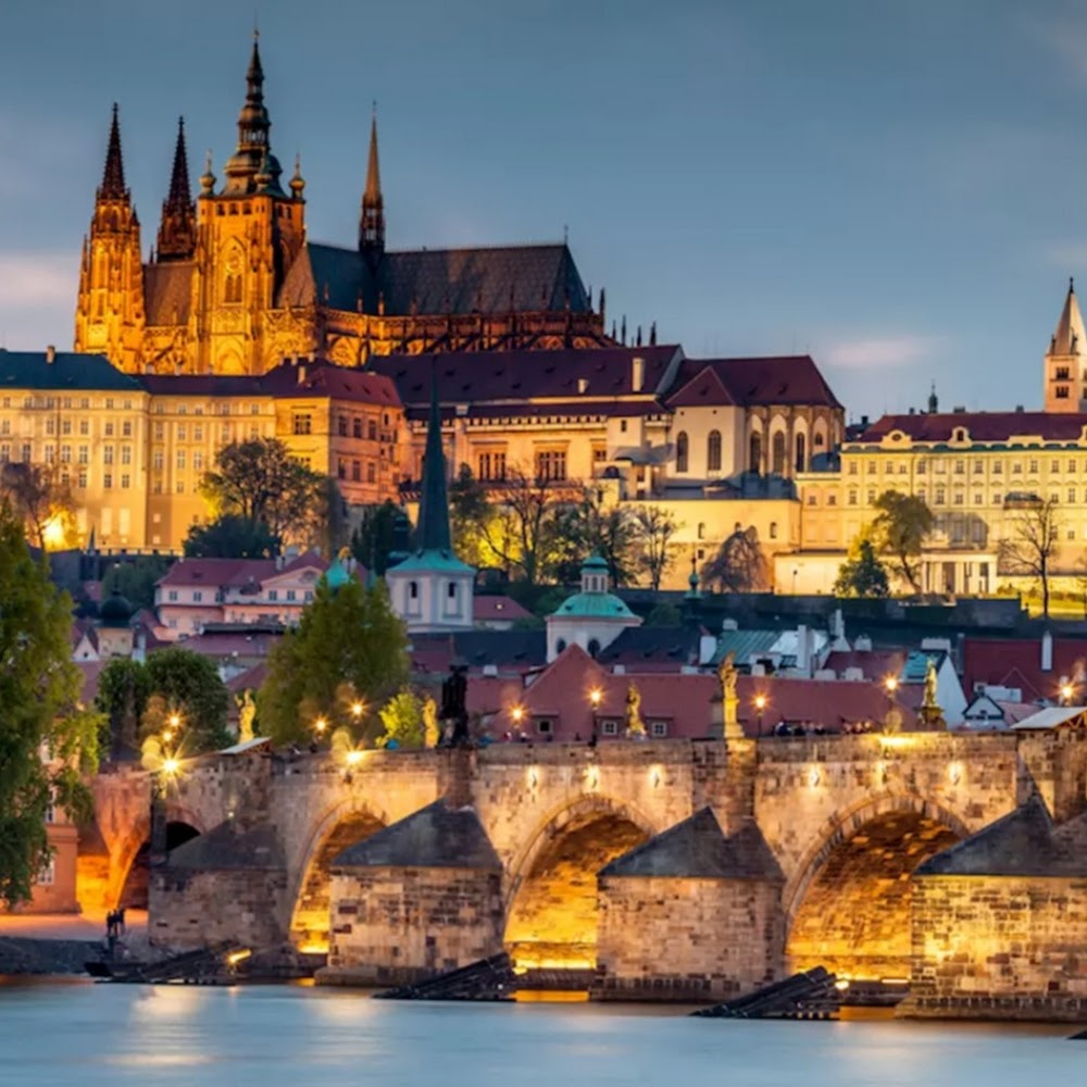 Prague travel guide — popular destinations and activities