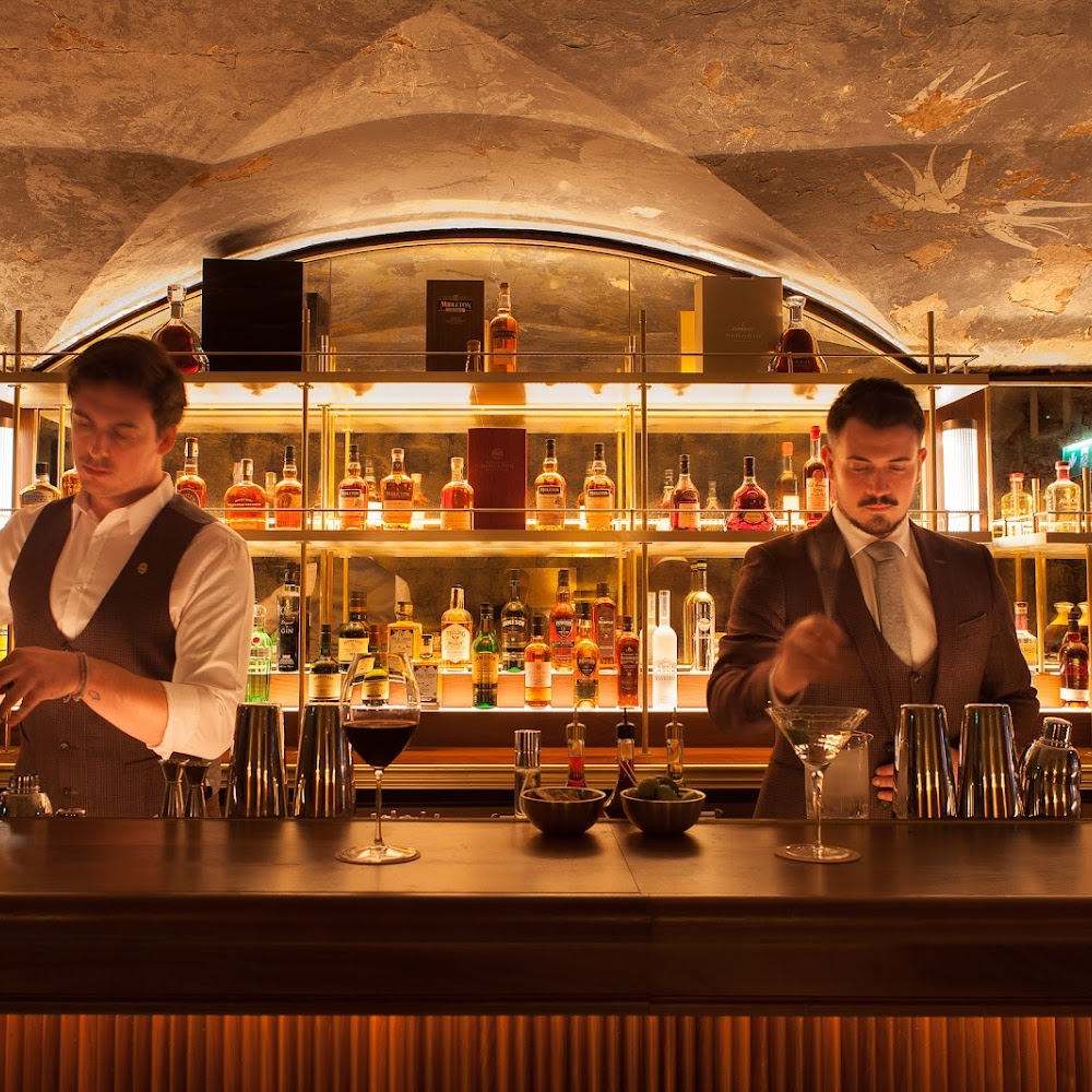 9 Below in Stephen Street Lower — bar in Dublin