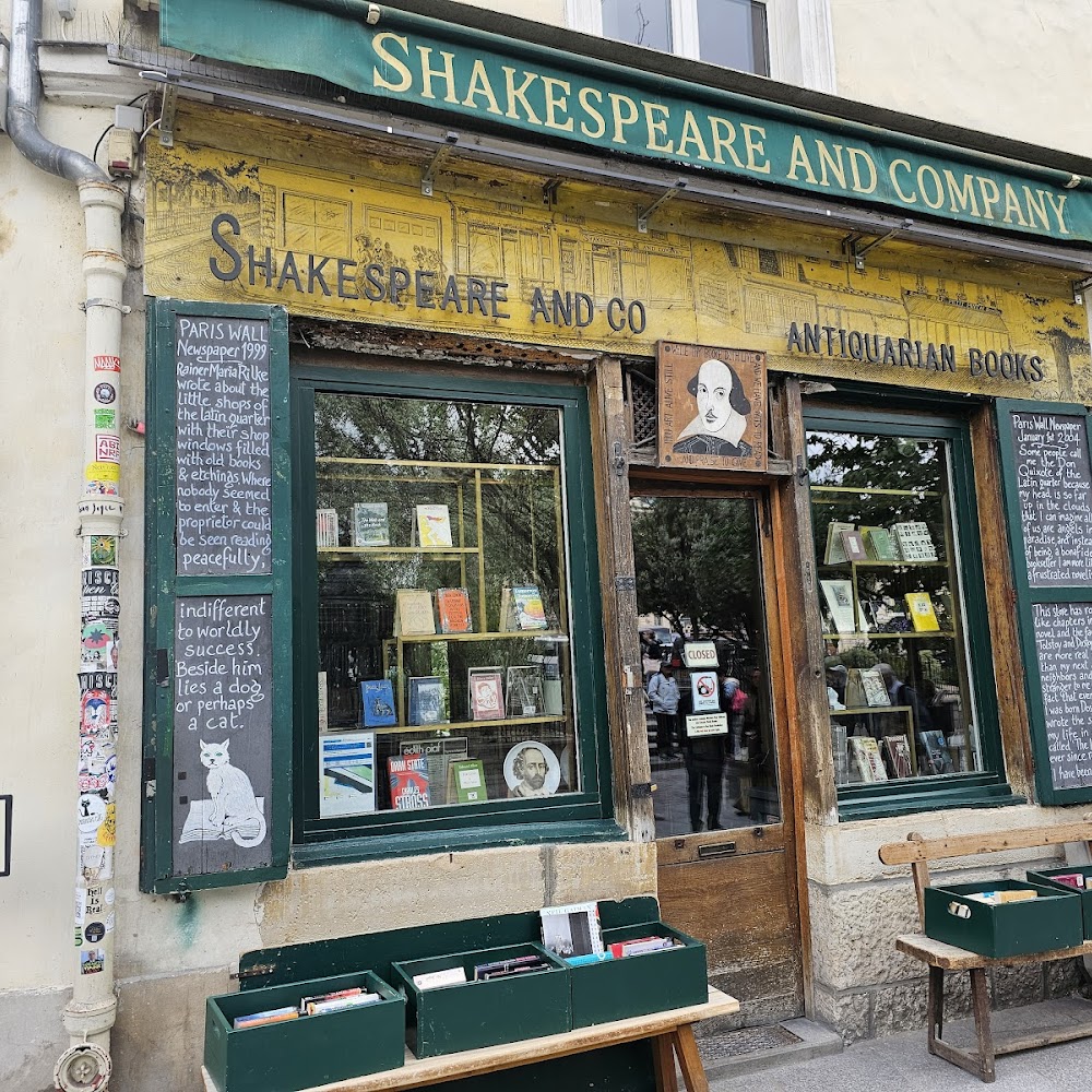 Shakespeare and Company in Latin Quarter — shop in Paris