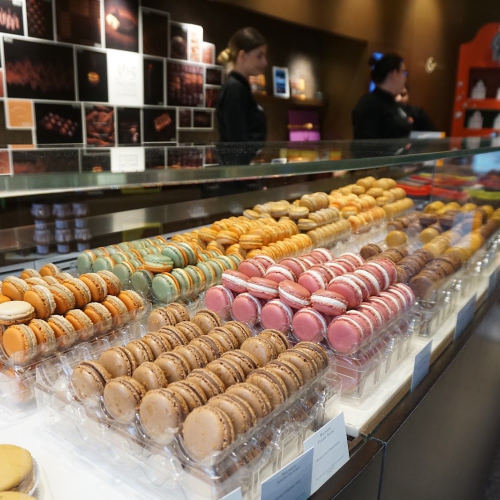 Pierre Hermé in Saint-Germain-des-Prés — shop in France