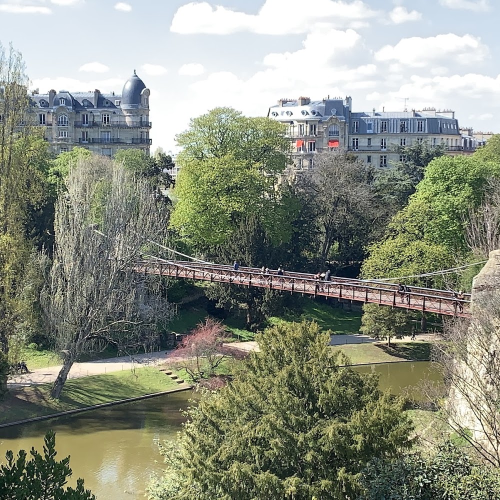Parc des Buttes-Chaumont in Belleville — activity in France
