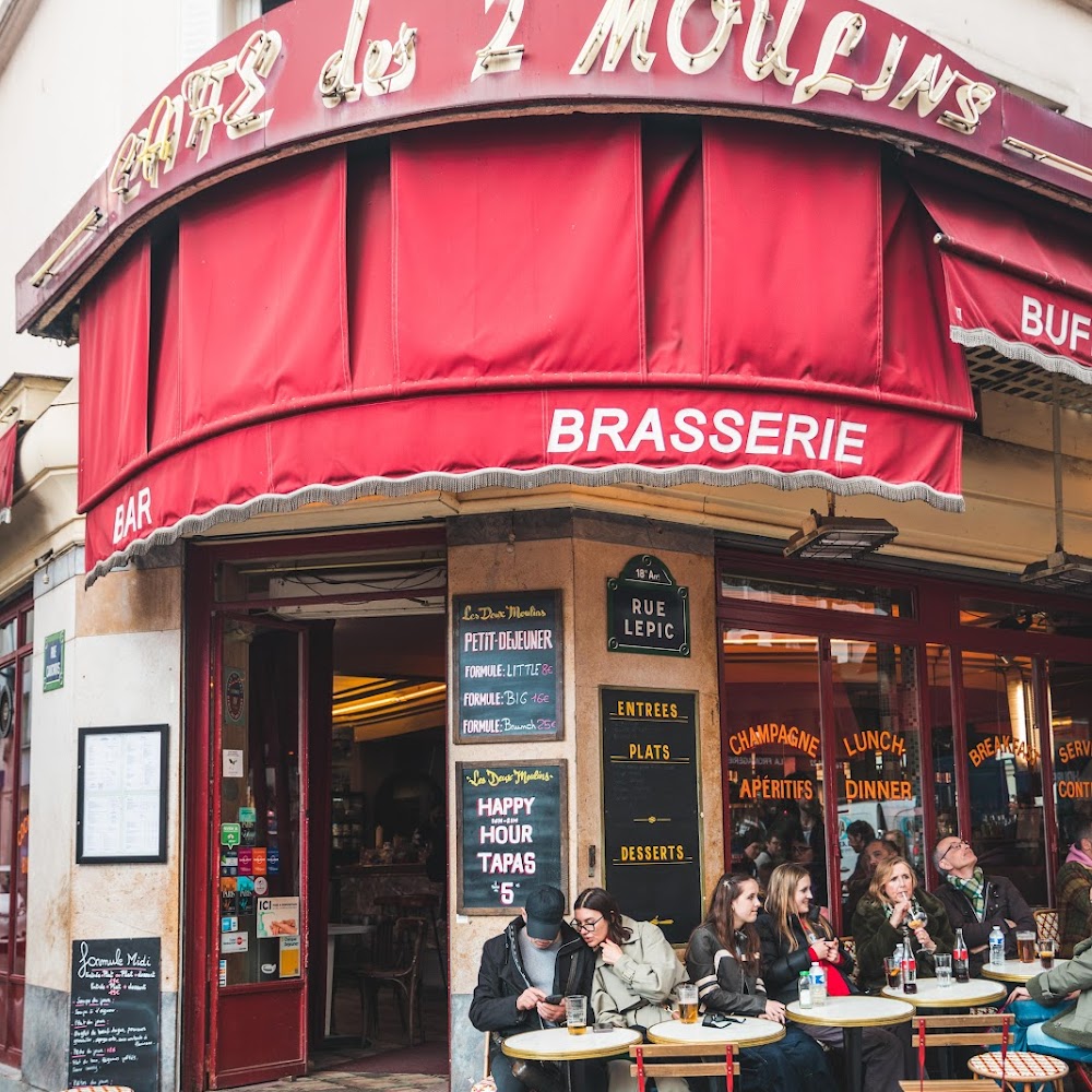 Café des Deux Moulins in Montmartre — cafe in France