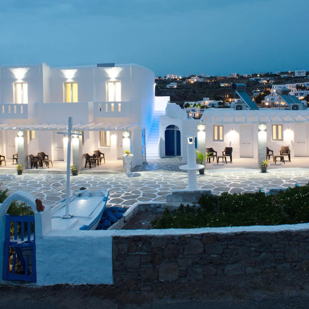 Petra Lounge in Mykonos Town — bar in Greece