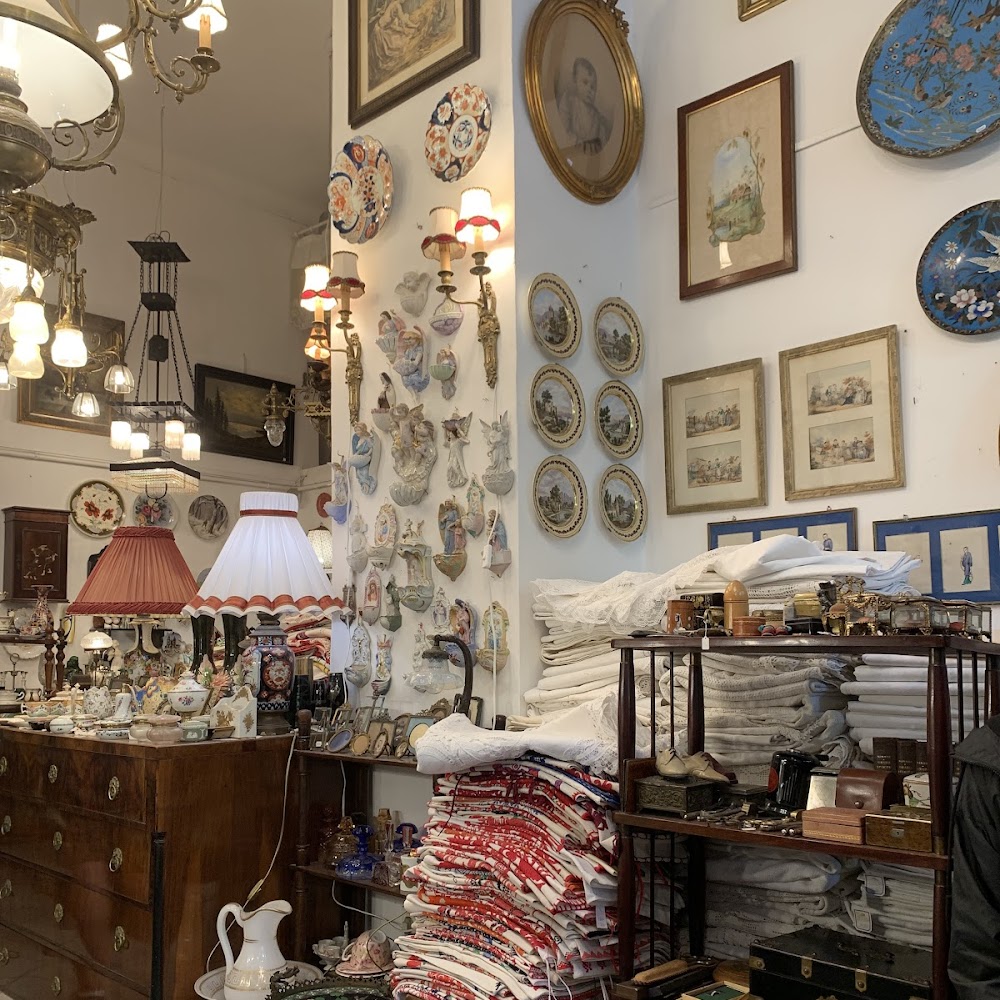 Falk Miksa Street Antiques in Lipótváros — shop in Hungary
