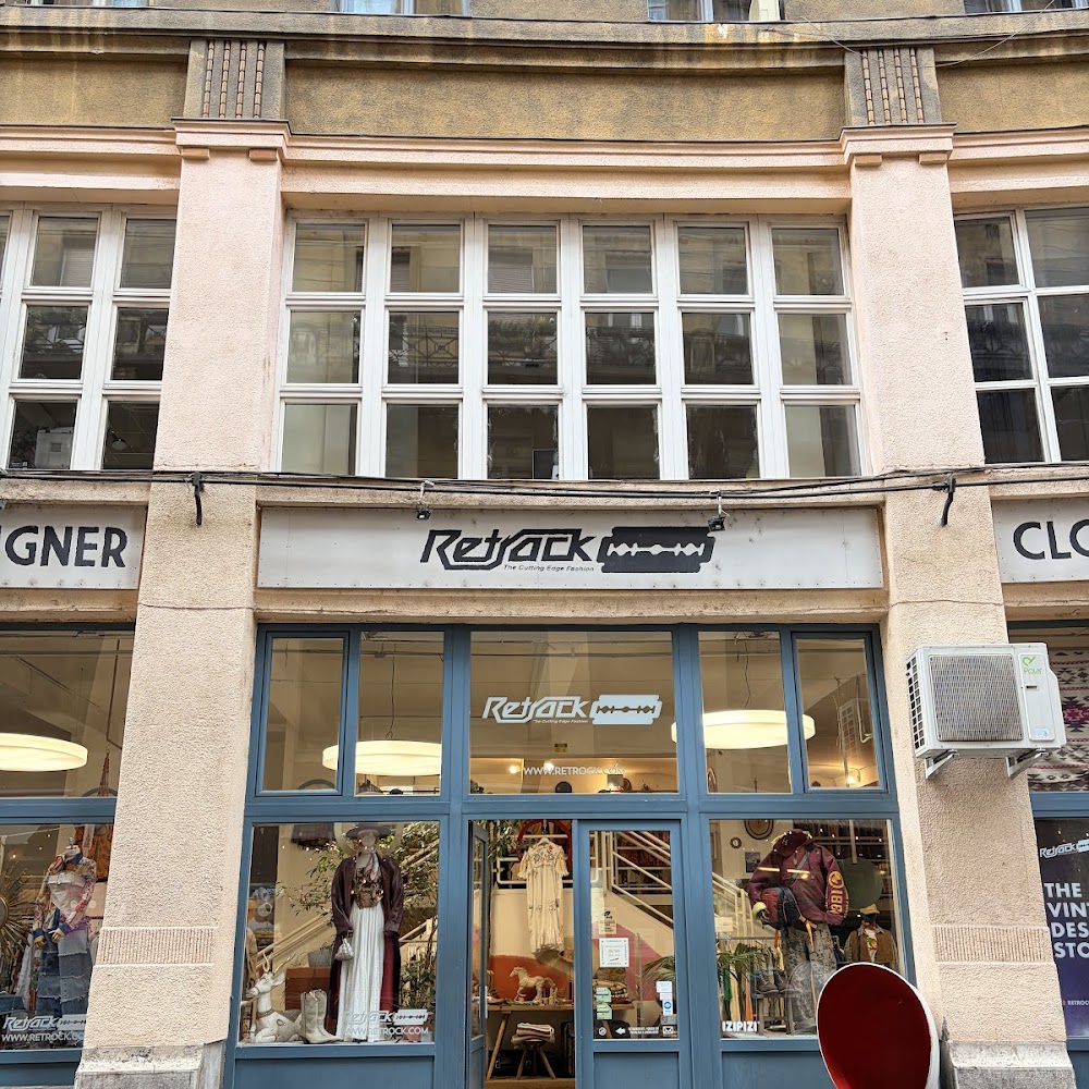 Retrock Designer Vintage in Jewish Quarter — shop in Hungary