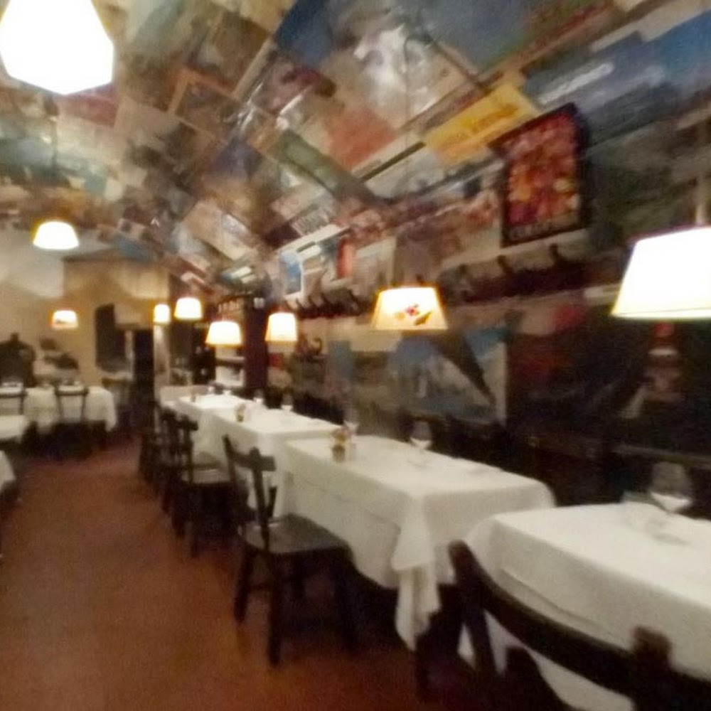 Bistecca alla Fiorentina — must-try food in Florence at Buca Lapi or Osteria Santo Spirito