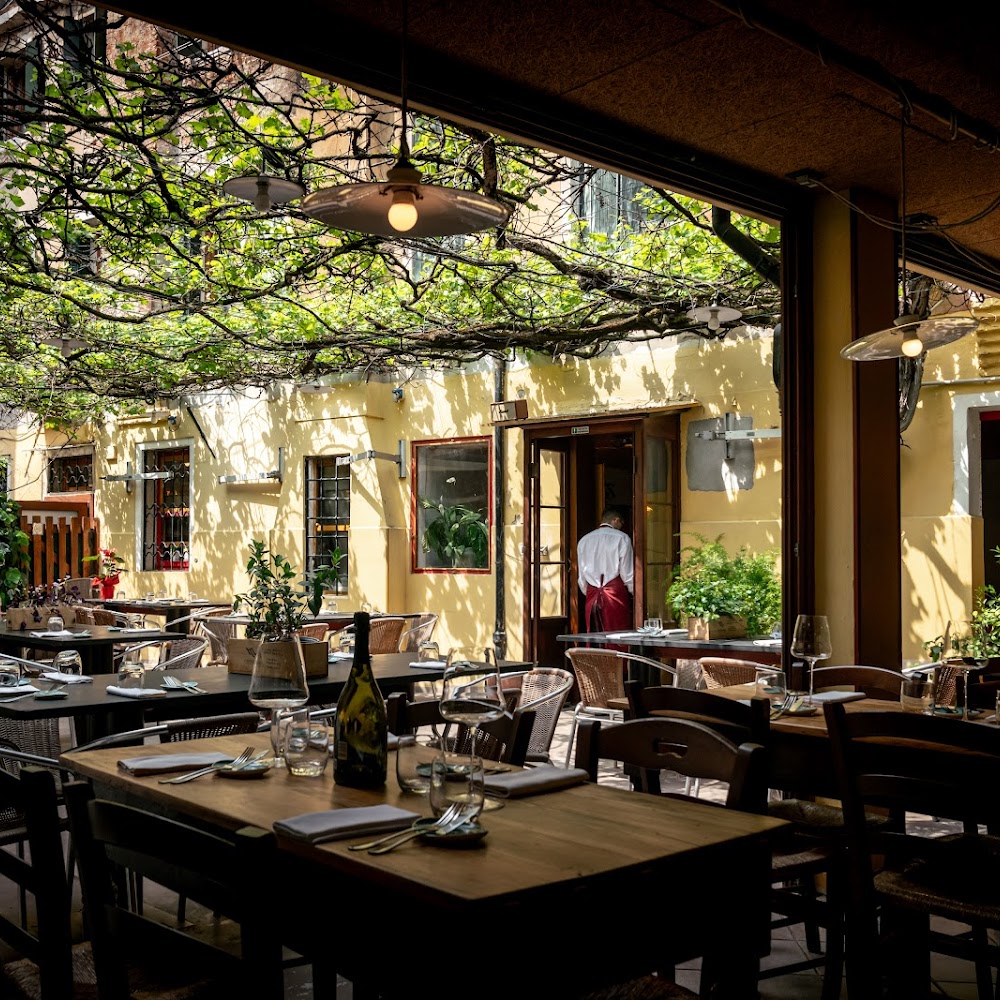 Corte Sconta in Castello — restaurant in Italy