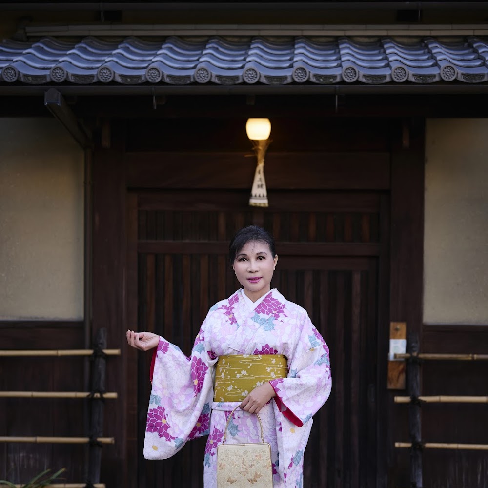 Kimono Rental Experience in Gion — activity in Kyoto
