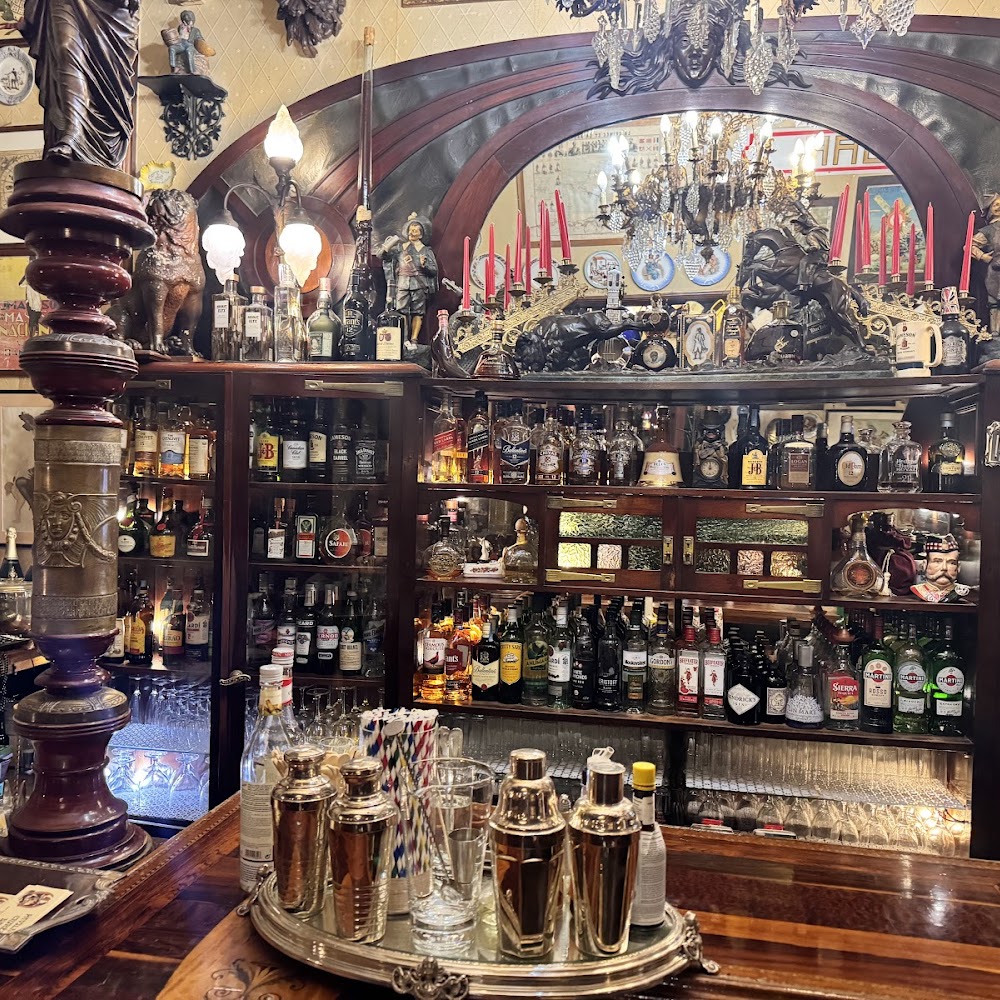Pavilhão Chinês in Principe Real — bar in Lisbon