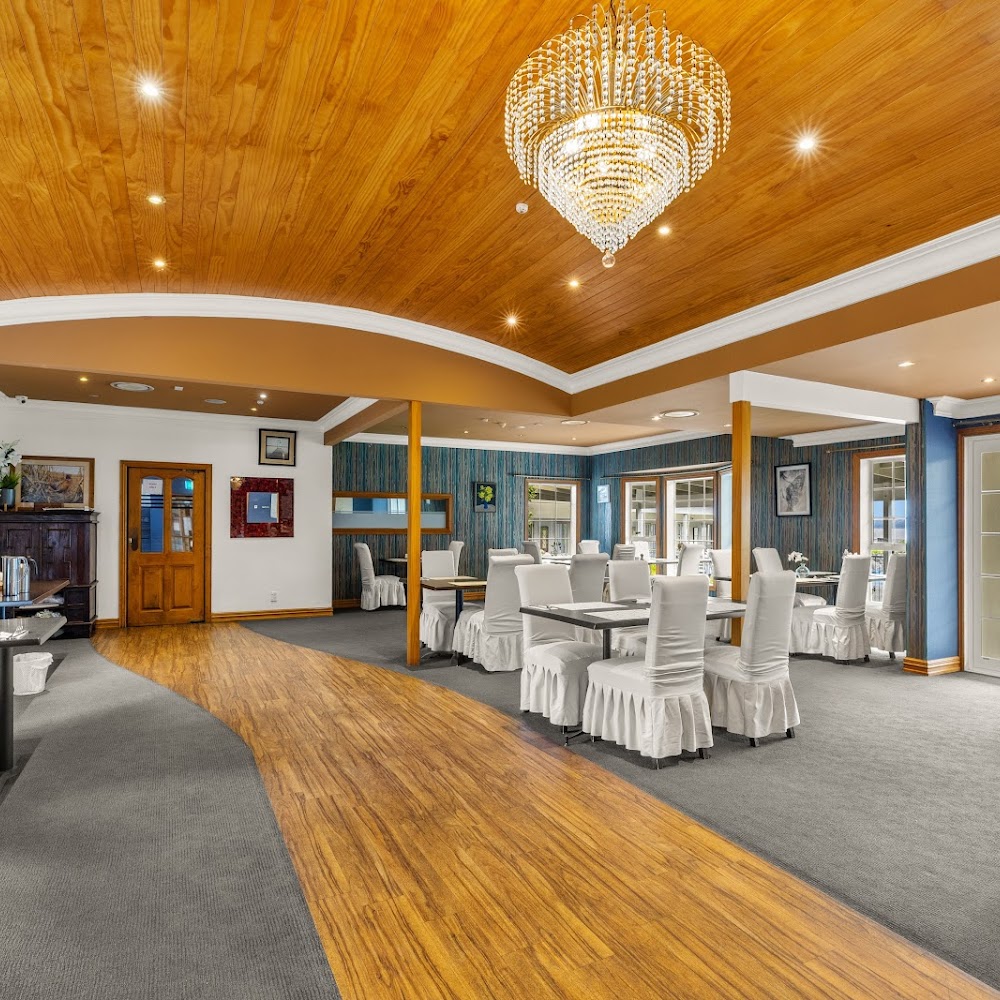 Mokoia Restaurant in Lake Rotorua — restaurant in New Zealand