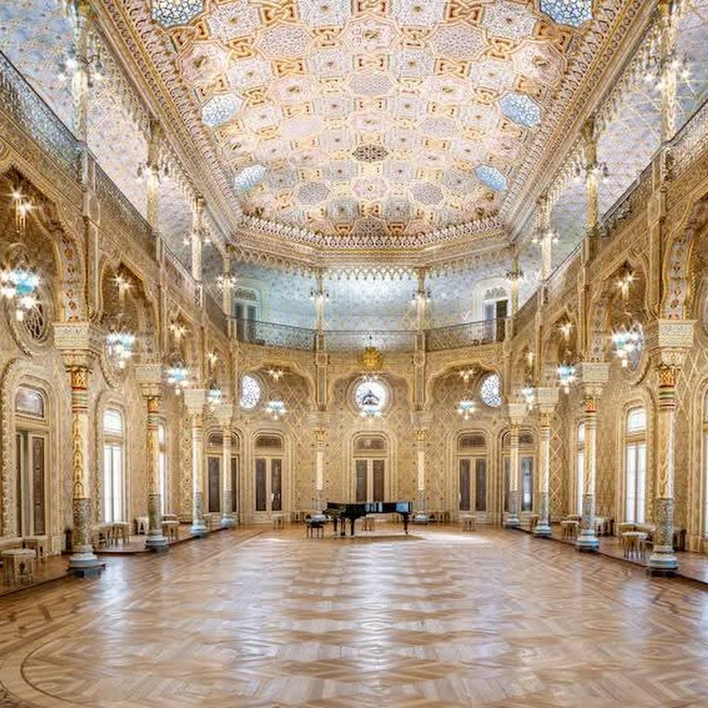 Palácio da Bolsa Tour in São Nicolau — activity in Portugal