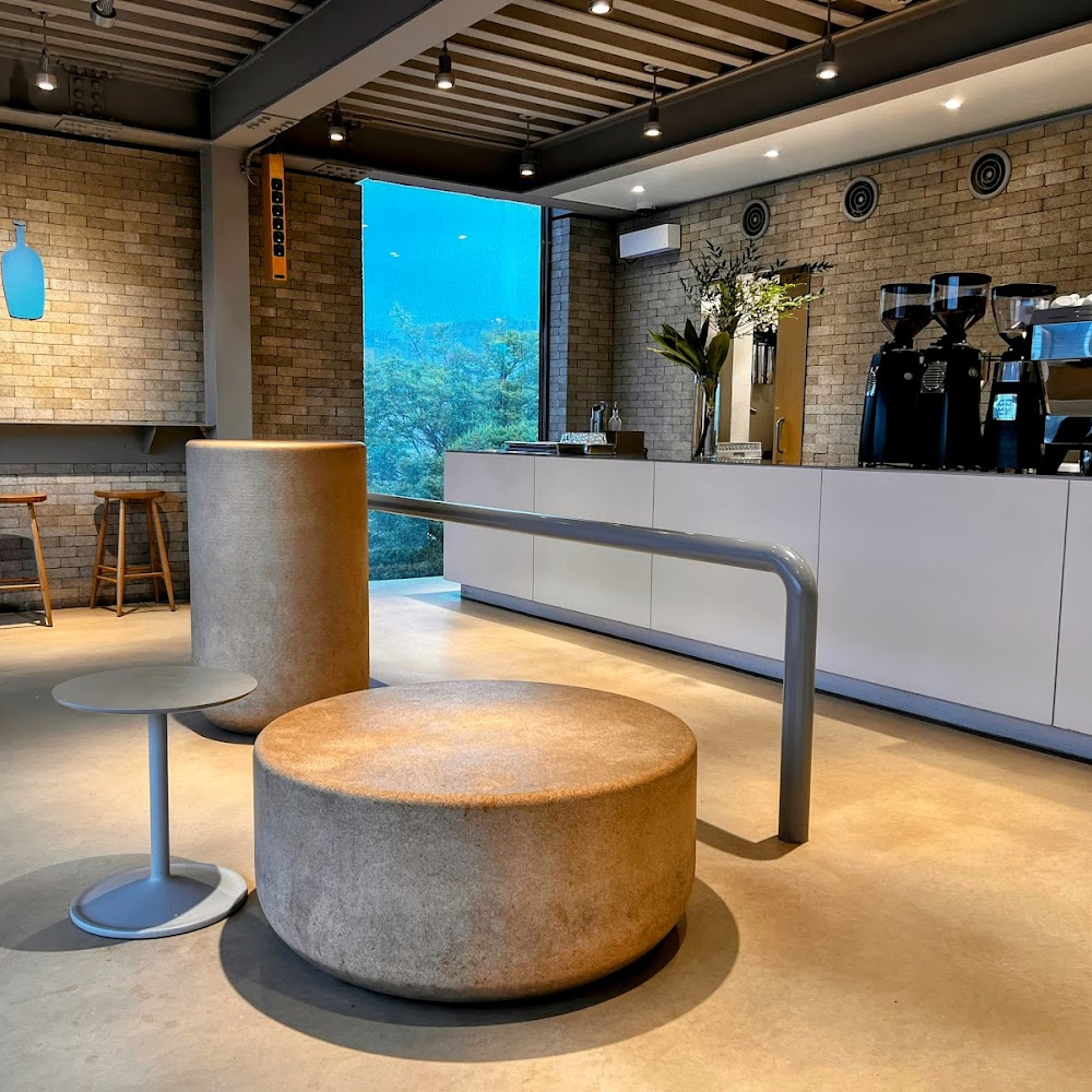 Blue Bottle Coffee Samcheong in Jongno-gu — cafe in South Korea