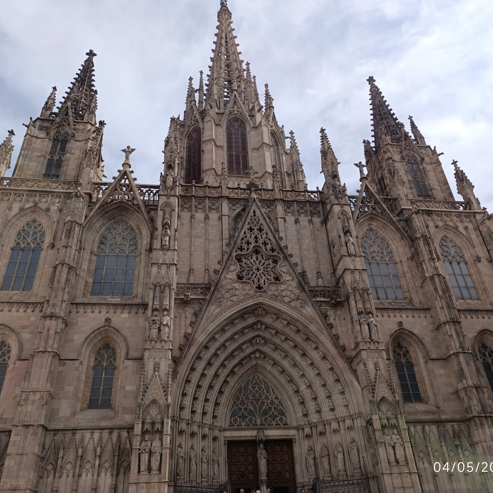 Barcelona travel itinerary highlight — popular destination 3