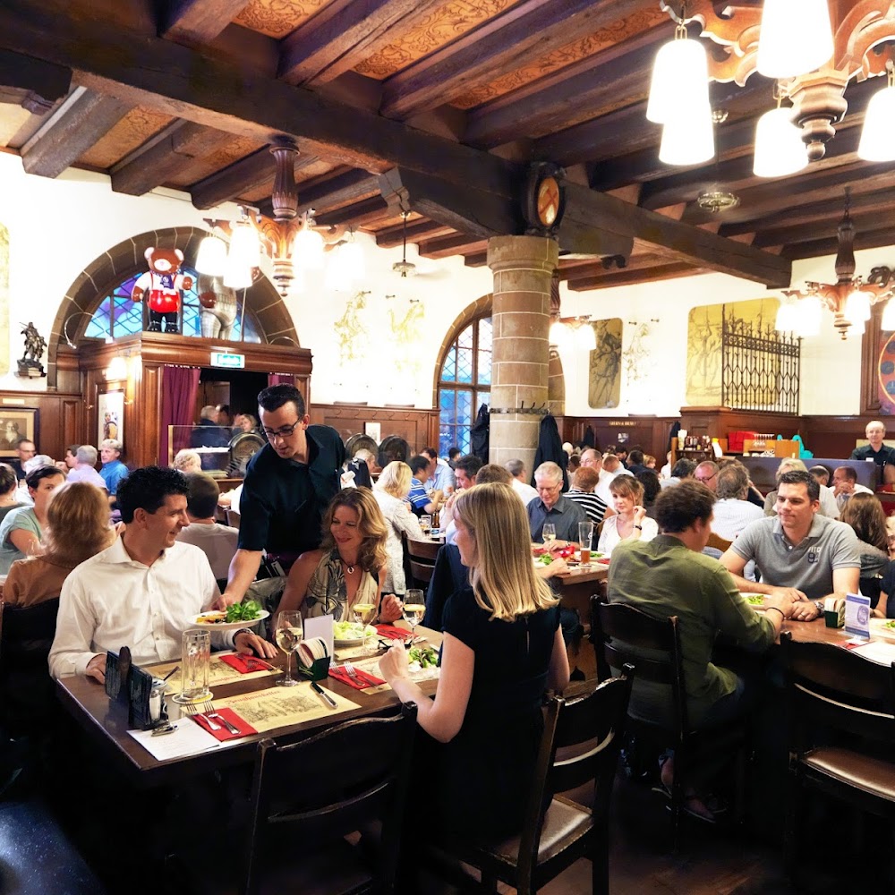 Zeughauskeller in Altstadt — restaurant in Switzerland