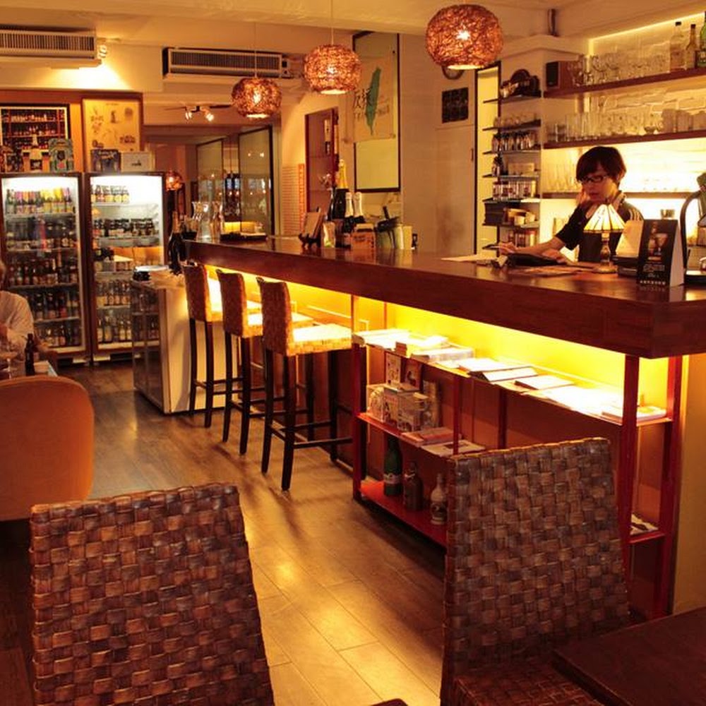 Café Bastille in Da'an District — cafe in Taiwan