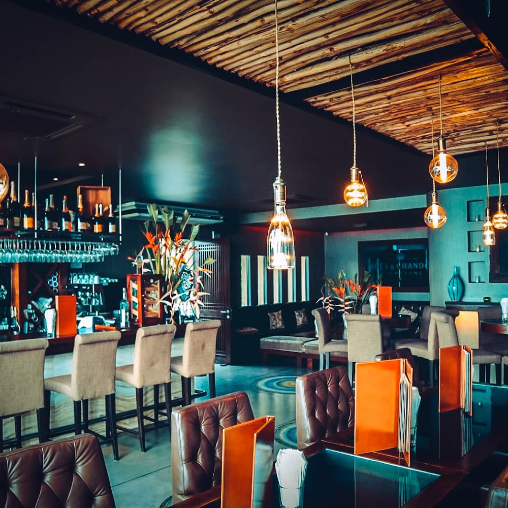 The Cliff Bar and Grill in Chaweng Noi — restaurant in Thailand