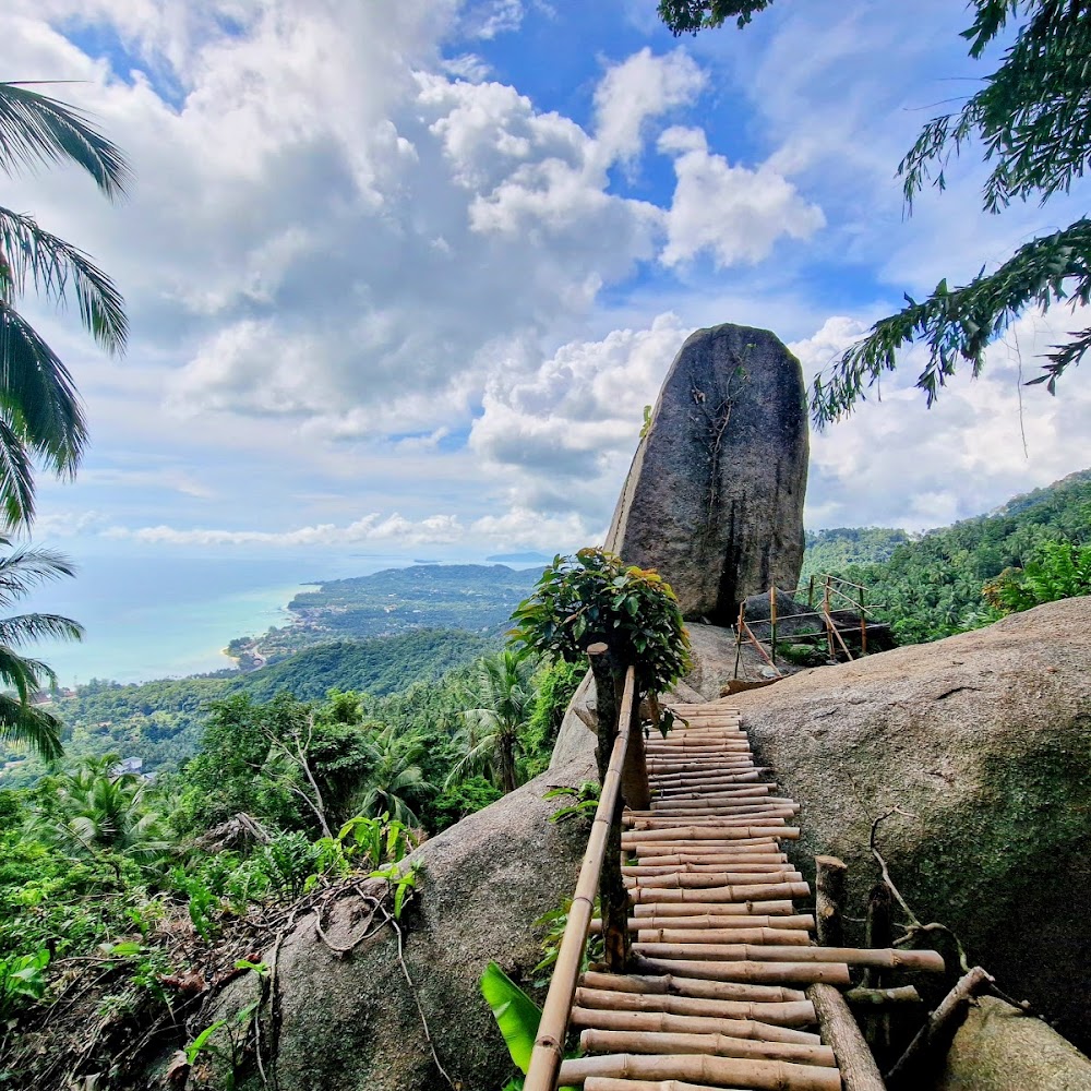 Overlap Stone Viewpoint in Lamai — activity in Thailand