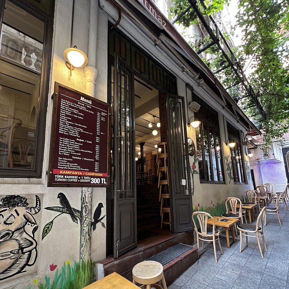 Mandabatmaz in Beyoğlu — cafe in Turkey