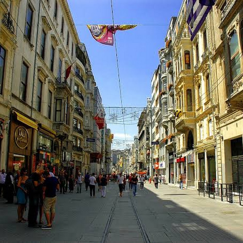 İstiklal Caddesi in Beyoğlu — shop in Turkey
