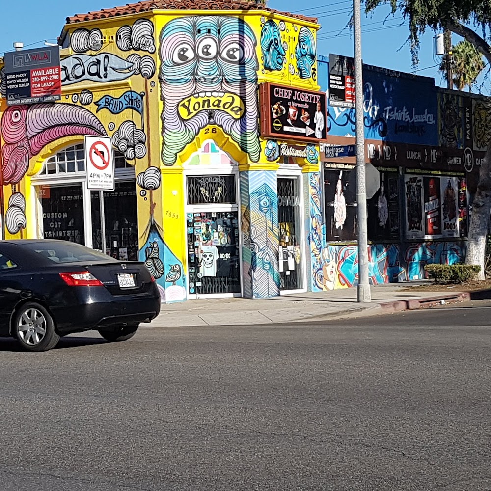 Melrose Avenue in West Hollywood — activity in Los Angeles
