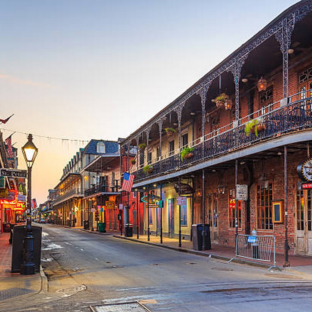 Bourbon Street in French Quarter — activity in New Orleans