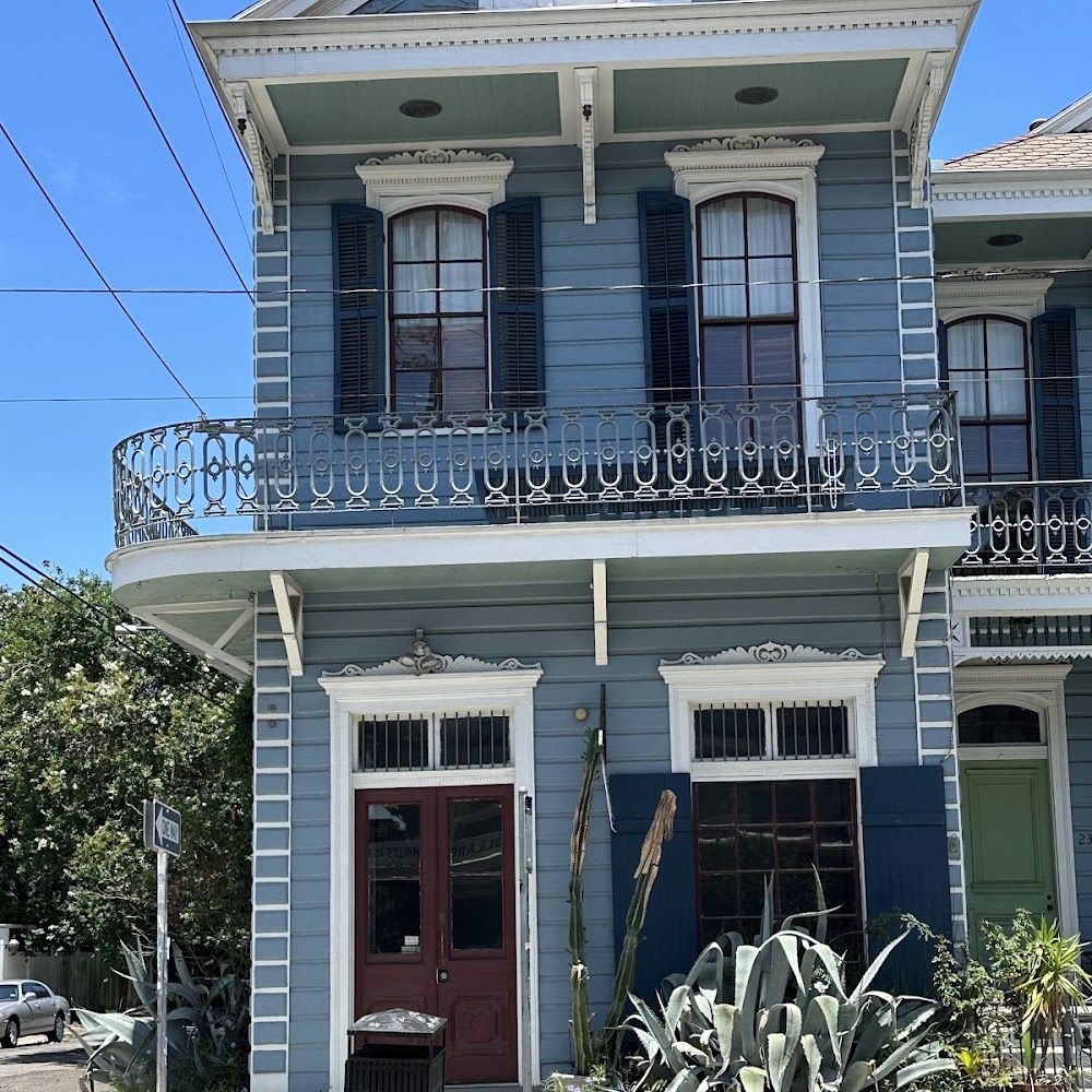 Magazine Street in Garden District — shop in New Orleans