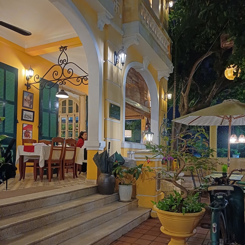 Les Jardins de La Carambole in Kim Long — restaurant in Vietnam